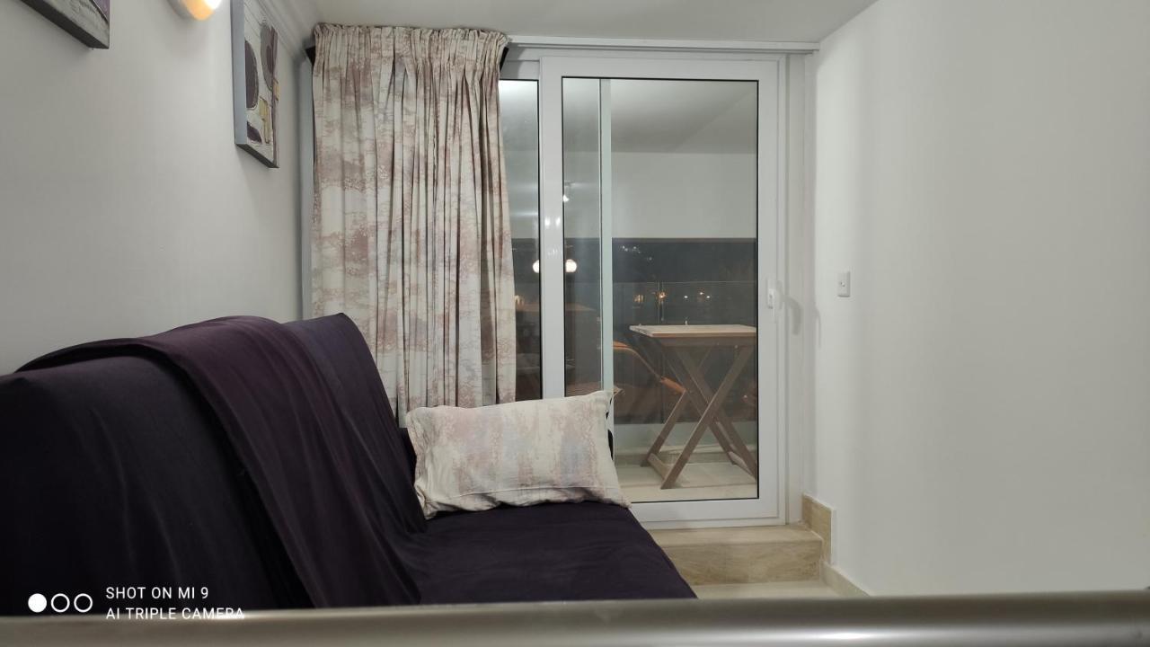 Aquamarine Sea Front Apartments - Elevated Ground Floor With Balcony And Yard Марсаскала Экстерьер фото
