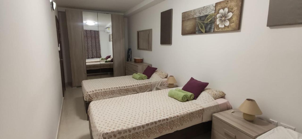 Aquamarine Sea Front Apartments - Elevated Ground Floor With Balcony And Yard Марсаскала Экстерьер фото